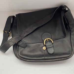 Vintage Black Leather COACH bag.